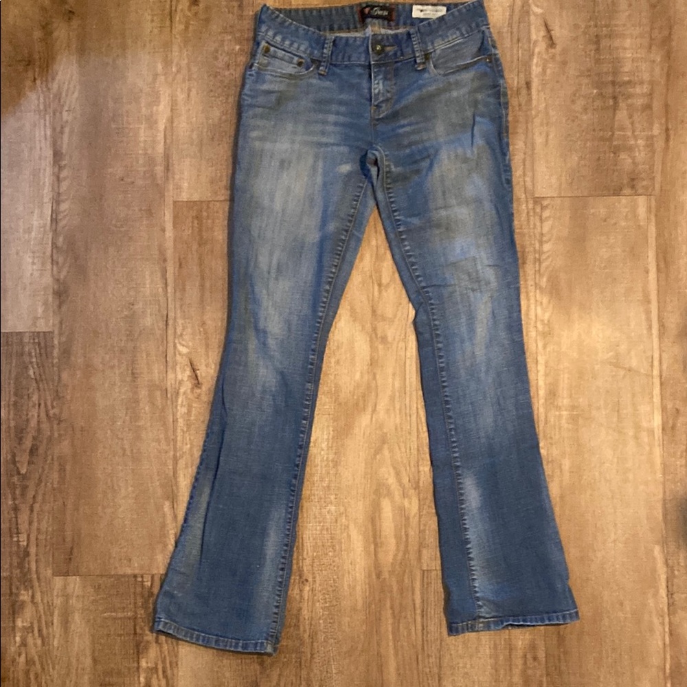 2000’S Women’s Blue Guess Medium Rise Boot Cut Jeans